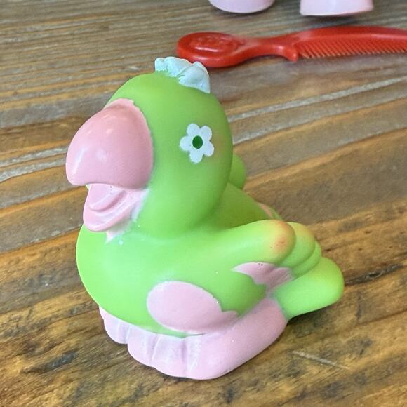 Vintage 1980’s Strawberry Shortcake Lime Chiffon + Parfait Parrot Bird Figure - Picture 6 of 8